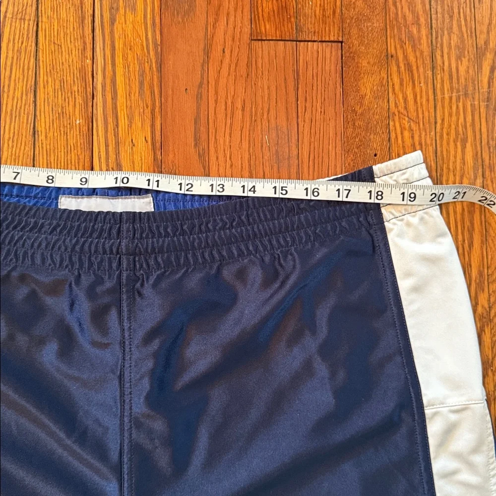Y2K Nike Vintage Reversible Basketball Shorts - Picture 13 of 14